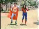Superman og spiderwoman på indisk